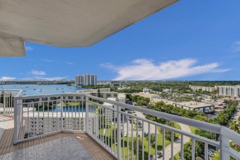 Condominio en venta en Aventura, Florida, 2 dormitorios, 149.11 m2 № 1938460 - foto 11