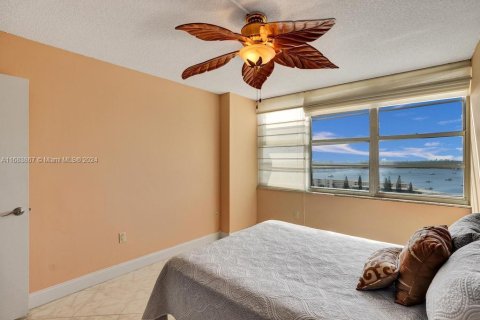 Condo in Aventura, Florida, 2 bedrooms  № 1938460 - photo 29