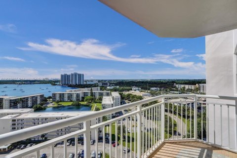 Condominio en venta en Aventura, Florida, 2 dormitorios, 149.11 m2 № 1938460 - foto 2