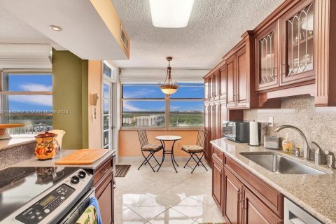 Condominio en venta en Aventura, Florida, 2 dormitorios, 149.11 m2 № 1938460 - foto 14