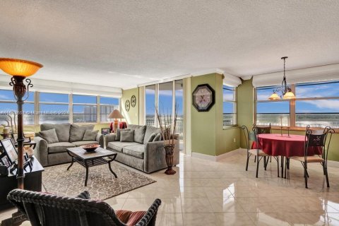 Condominio en venta en Aventura, Florida, 2 dormitorios, 149.11 m2 № 1938460 - foto 3