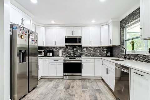 Villa ou maison à vendre à Dunedin, Floride: 4 chambres, 276.29 m2 № 2142354 - photo 10