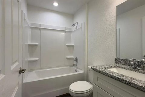 House in Ocklawaha, Florida 3 bedrooms, 122.91 sq.m. № 2211609 - photo 6