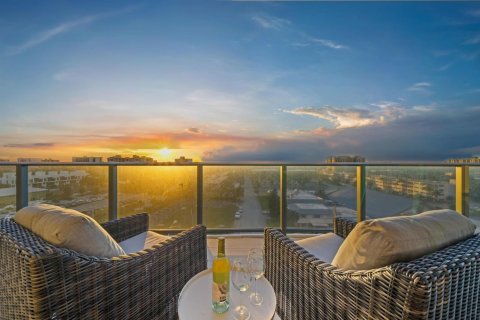 Condo in Pompano Beach, Florida, 2 bedrooms № 2243188 - photo 5