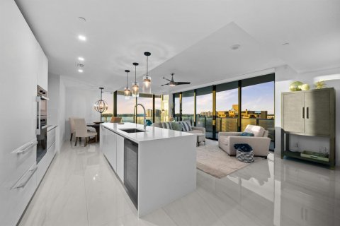 Condo in Pompano Beach, Florida, 2 bedrooms № 2243188 - photo 9