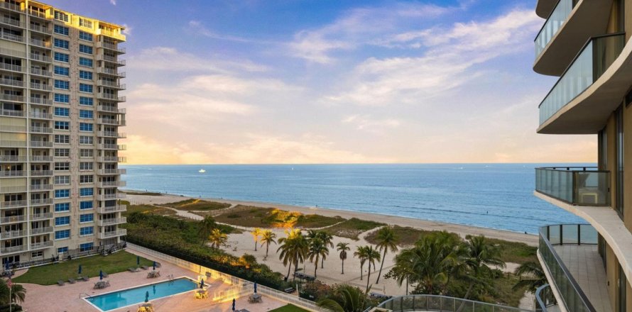 Condo in Pompano Beach, Florida, 2 bedrooms № 2243188