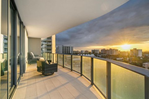 Condo in Pompano Beach, Florida, 2 bedrooms № 2243188 - photo 6