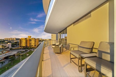 Condo in Pompano Beach, Florida, 2 bedrooms № 2243188 - photo 30