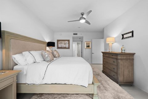 Condo in Pompano Beach, Florida, 2 bedrooms № 2243188 - photo 18