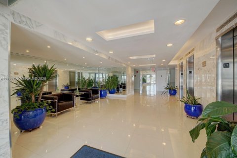 Copropriété à vendre à Hollywood, Floride: 2 chambres, 117.24 m2 № 2048759 - photo 22