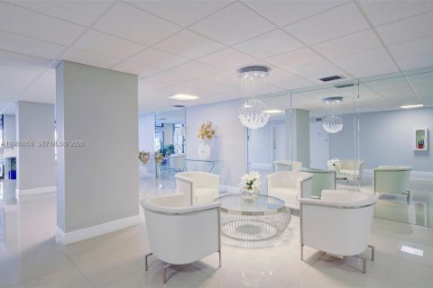 Copropriété à vendre à Hollywood, Floride: 2 chambres, 117.24 m2 № 2048759 - photo 21