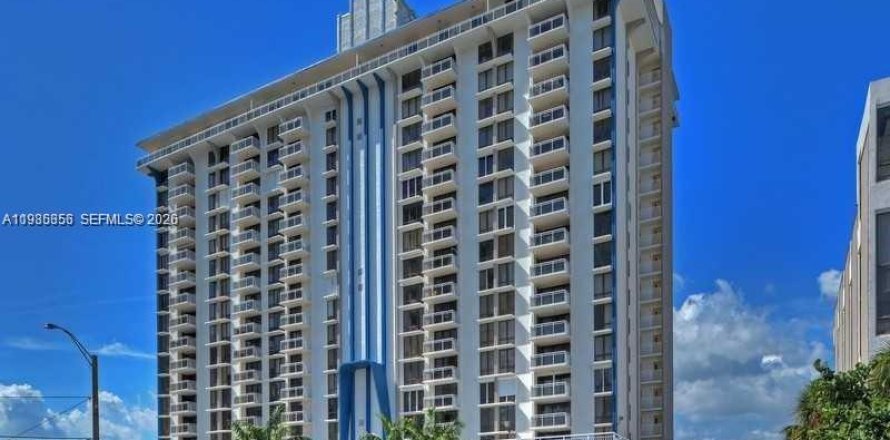 Condo à Hollywood, Floride, 2 chambres  № 2048759