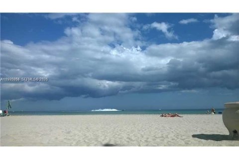 Copropriété à vendre à Hollywood, Floride: 2 chambres, 117.24 m2 № 2048759 - photo 26