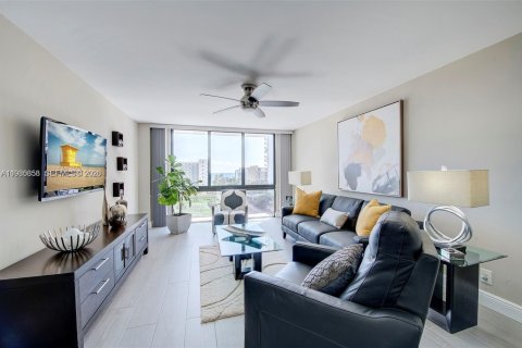 Copropriété à vendre à Hollywood, Floride: 2 chambres, 117.24 m2 № 2048759 - photo 8