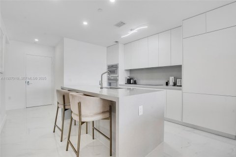 Condominio en alquiler en Miami, Florida, 3 dormitorios, 143.26 m2 № 1985954 - foto 12