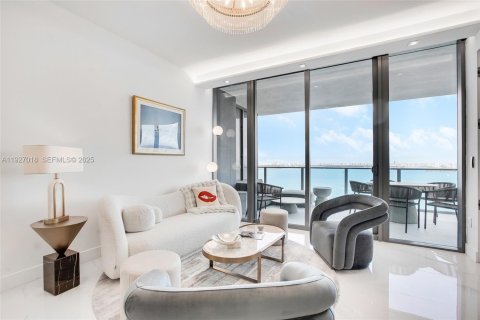 Condominio en alquiler en Miami, Florida, 3 dormitorios, 143.26 m2 № 1985954 - foto 5