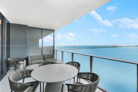 Condominio en alquiler en Miami, Florida, 3 dormitorios, 143.26 m2 № 1985954 - foto 3
