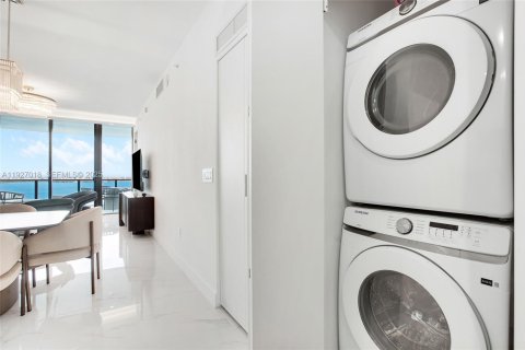 Condominio en alquiler en Miami, Florida, 3 dormitorios, 143.26 m2 № 1985954 - foto 26