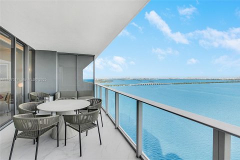 Condominio en alquiler en Miami, Florida, 3 dormitorios, 143.26 m2 № 1985954 - foto 28