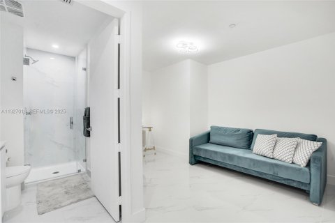 Condominio en alquiler en Miami, Florida, 3 dormitorios, 143.26 m2 № 1985954 - foto 24