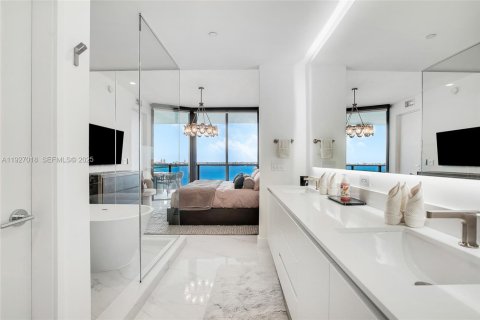 Condominio en alquiler en Miami, Florida, 3 dormitorios, 143.26 m2 № 1985954 - foto 21