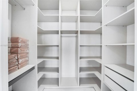 Condominio en alquiler en Miami, Florida, 3 dormitorios, 143.26 m2 № 1985954 - foto 25