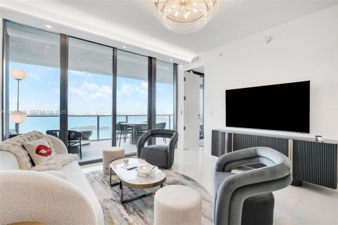 Condominio en alquiler en Miami, Florida, 3 dormitorios, 143.26 m2 № 1985954 - foto 6