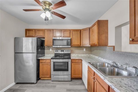 Condo in Coral Springs, Florida, 2 bedrooms № 2250143 - photo 7