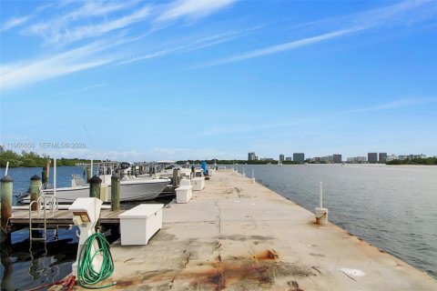 Купить кондоминиум в Норт-Майами, Флорида 1 спальня, № 2029018 - фото 29