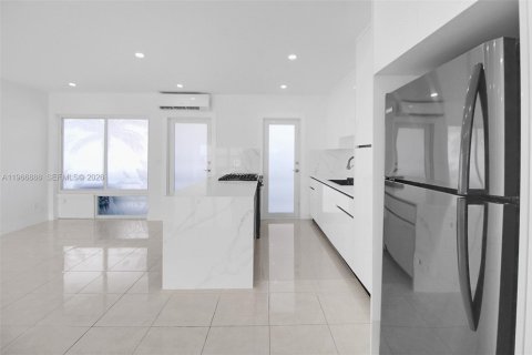 Купить кондоминиум в Норт-Майами, Флорида 1 спальня, № 2029018 - фото 5