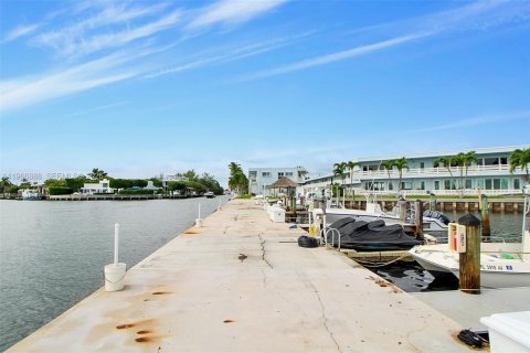 Купить кондоминиум в Норт-Майами, Флорида 1 спальня, № 2029018 - фото 28