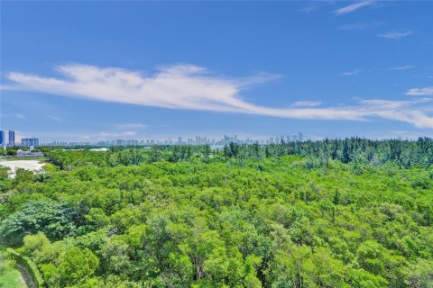 Copropriété à vendre à North Miami, Floride: 2 chambres, 170.38 m2 № 1938318 - photo 1
