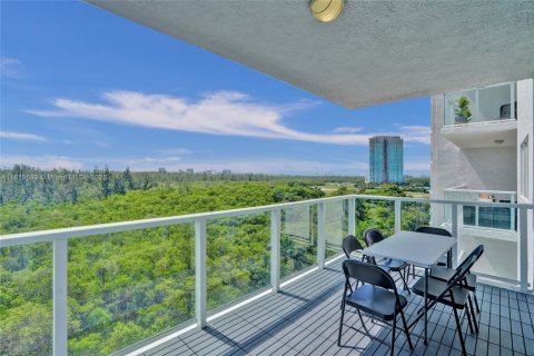 Condo in North Miami, Florida, 2 bedrooms  № 1938318 - photo 4