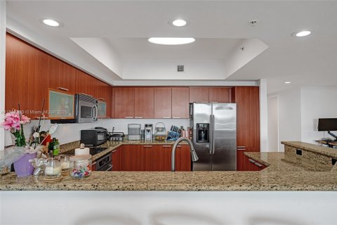 Condo in North Miami, Florida, 2 bedrooms  № 1938318 - photo 14