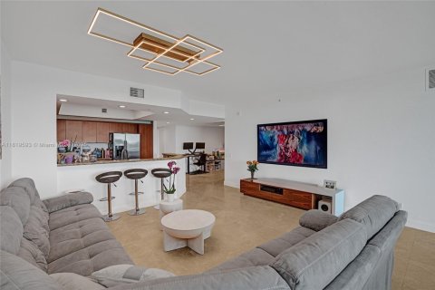 Condo in North Miami, Florida, 2 bedrooms  № 1938318 - photo 22