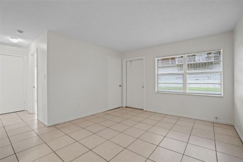 Снять в аренду квартиру в Клируотер, Флорида 6 комнат, 65.03м2, № 1828043 - фото 5