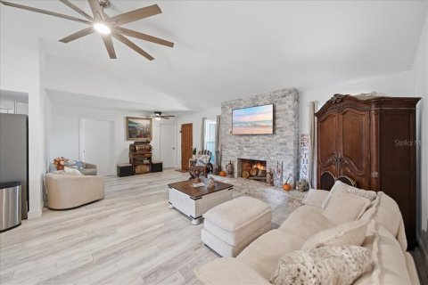 Villa ou maison à vendre à Sebastian, Floride: 3 chambres, 129.88 m2 № 2399213 - photo 4