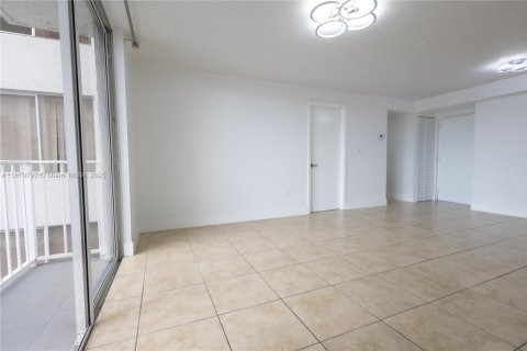 Copropriété à louer à Miami, Floride: 2 chambres, 83.52 m2 № 1895550 - photo 3