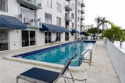 Copropriété à louer à Miami, Floride: 2 chambres, 83.52 m2 № 1895550 - photo 29