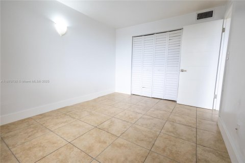 Copropriété à louer à Miami, Floride: 2 chambres, 83.52 m2 № 1895550 - photo 17