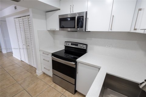 Copropriété à louer à Miami, Floride: 2 chambres, 83.52 m2 № 1895550 - photo 6