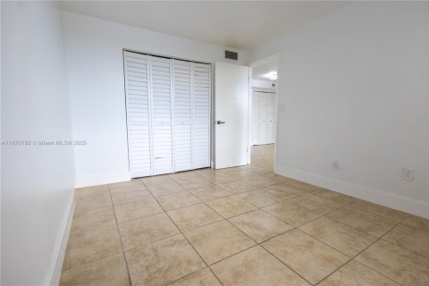Copropriété à louer à Miami, Floride: 2 chambres, 83.52 m2 № 1895550 - photo 18