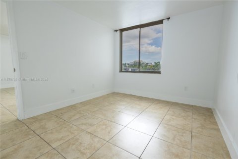 Copropriété à louer à Miami, Floride: 2 chambres, 83.52 m2 № 1895550 - photo 16