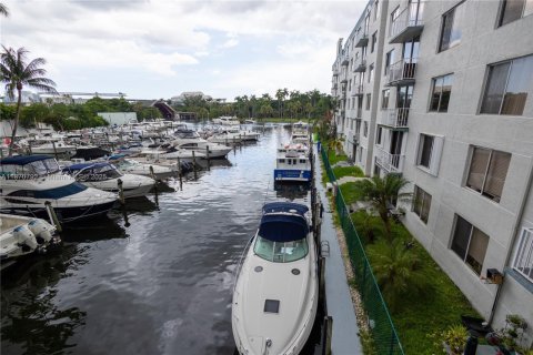 Copropriété à louer à Miami, Floride: 2 chambres, 83.52 m2 № 1895550 - photo 23