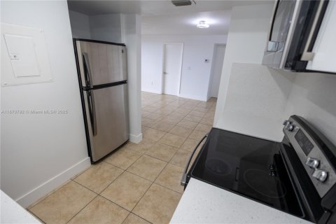 Copropriété à louer à Miami, Floride: 2 chambres, 83.52 m2 № 1895550 - photo 24
