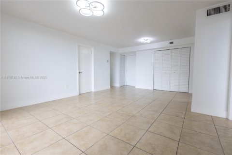 Copropriété à louer à Miami, Floride: 2 chambres, 83.52 m2 № 1895550 - photo 15