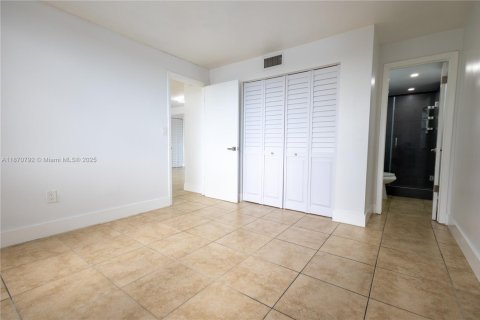 Copropriété à louer à Miami, Floride: 2 chambres, 83.52 m2 № 1895550 - photo 12