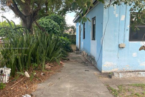 House in Miami Gardens, Florida 3 bedrooms, 83.24 sq.m. № 1841094 - photo 4