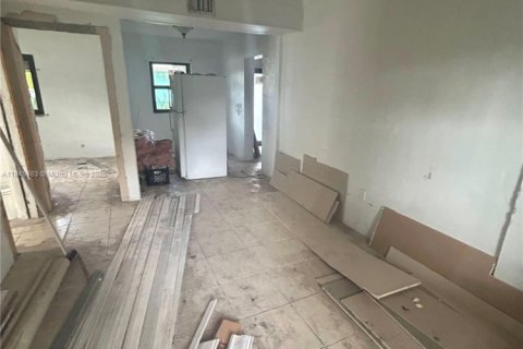 House in Miami Gardens, Florida 3 bedrooms, 83.24 sq.m. № 1841094 - photo 19