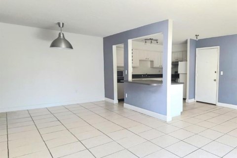 Apartamento en alquiler en Maitland, Florida, 2 dormitorios, 97.64 m2 № 1850059 - foto 2